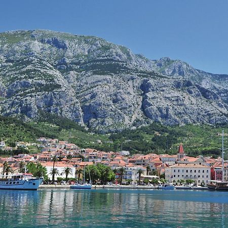 Cozy Apartment In Makarska With Kitchen Exterior photo